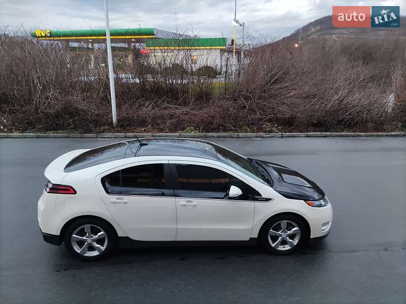 Хэтчбек Chevrolet Volt 2011 в Житомире