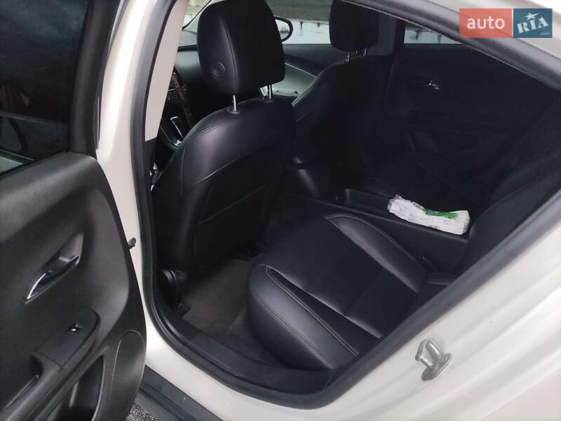 Хэтчбек Chevrolet Volt 2011 в Житомире