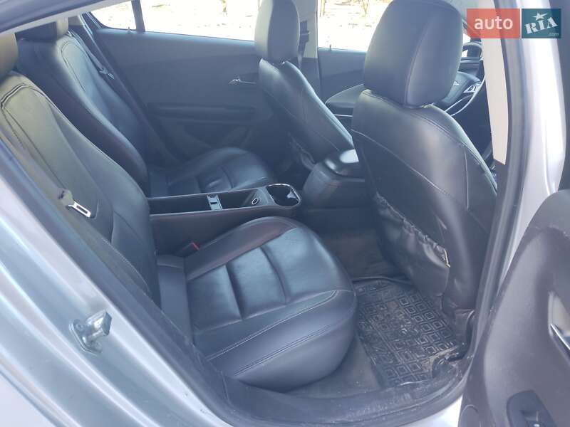 Хетчбек Chevrolet Volt 2015 в Кропивницькому