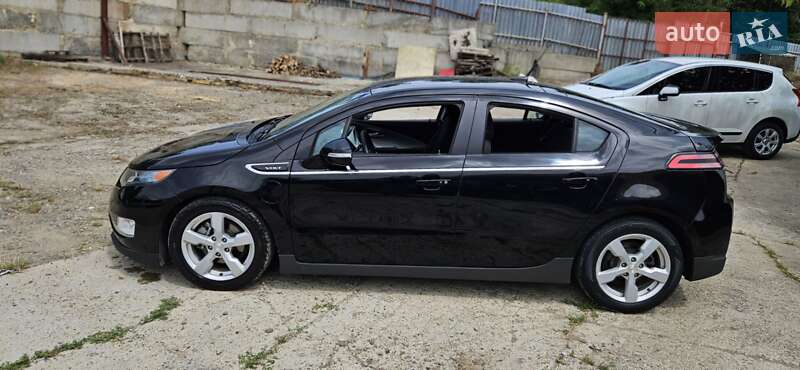Хэтчбек Chevrolet Volt 2013 в Черновцах