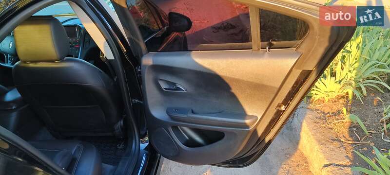 Хэтчбек Chevrolet Volt 2014 в Южноукраинске фото 15 Хэтчбек Chevrolet Volt 2014 в Южноукраинске