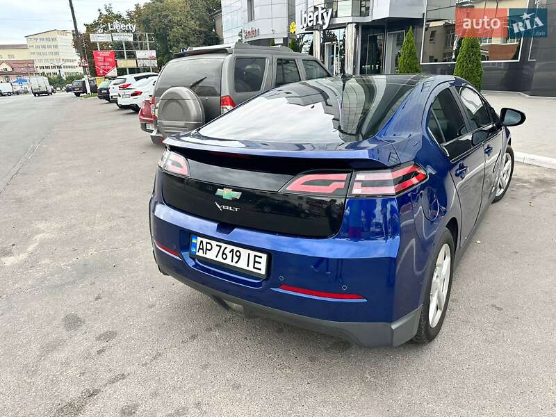 Хэтчбек Chevrolet Volt 2012 в Киеве