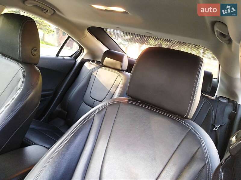 Хэтчбек Chevrolet Volt 2012 в Львове