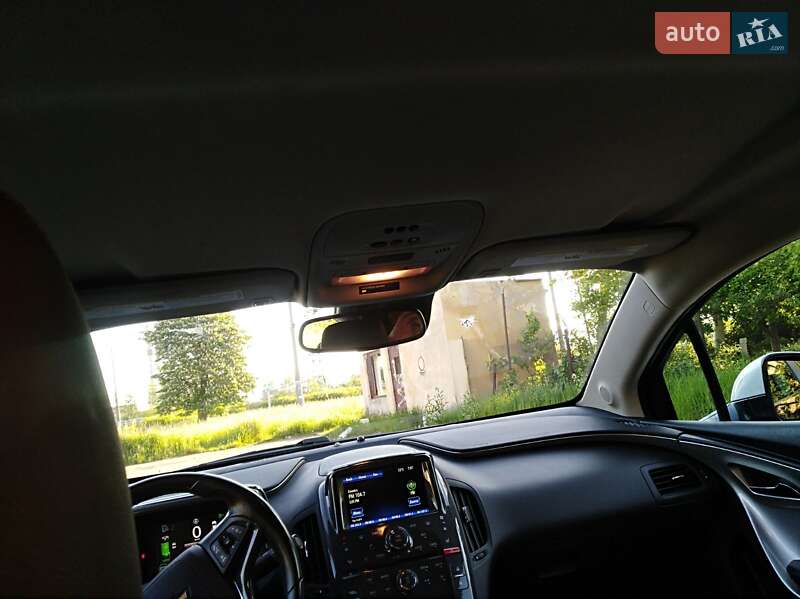 Хэтчбек Chevrolet Volt 2012 в Львове