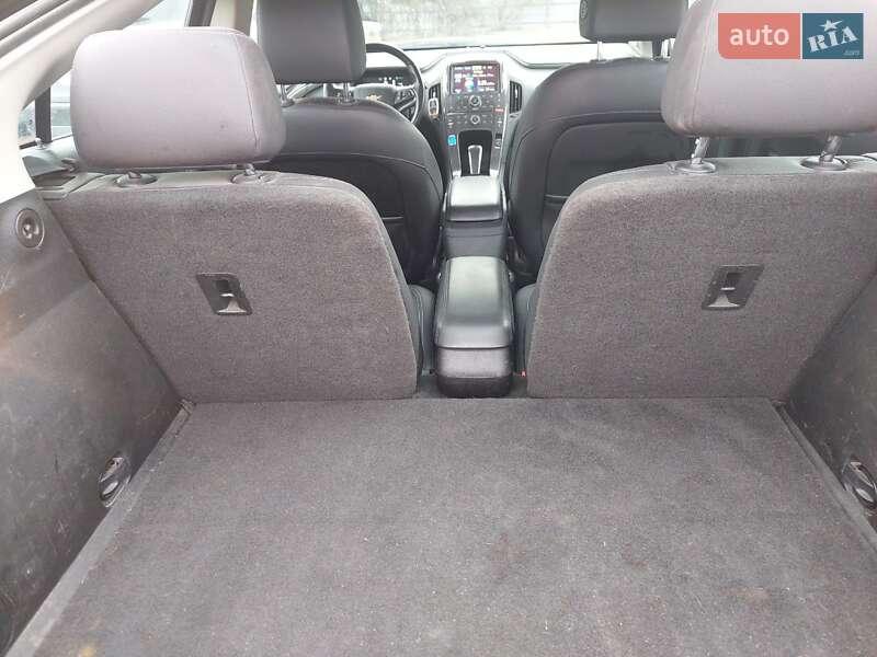 Хэтчбек Chevrolet Volt 2013 в Киеве
