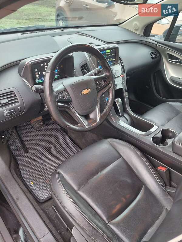 Хэтчбек Chevrolet Volt 2013 в 