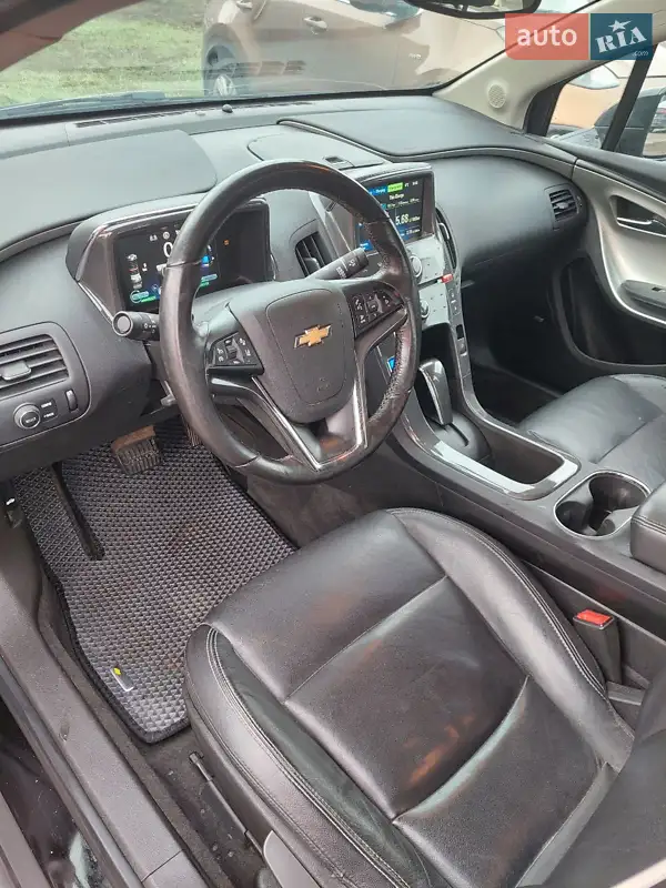 Хэтчбек Chevrolet Volt 2013 в 