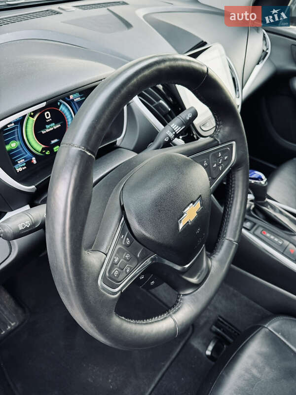 Хэтчбек Chevrolet Volt 2017 в Киеве