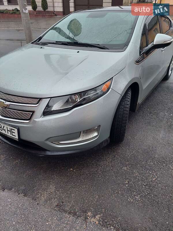 Хэтчбек Chevrolet Volt 2011 в Кропивницком