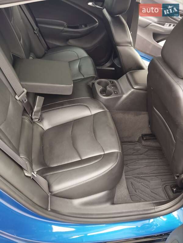 Хетчбек Chevrolet Volt 2016 в Тернополі