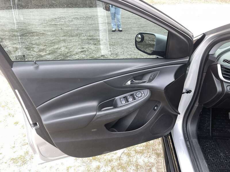 Хэтчбек Chevrolet Volt 2016 в Кременчуге