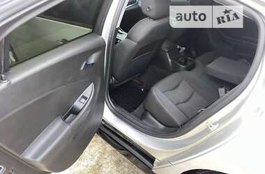 Хэтчбек Chevrolet Volt 2016 в 