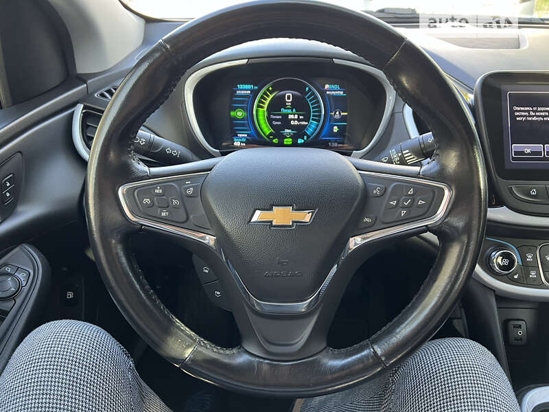 Хэтчбек Chevrolet Volt 2016 в Киеве
