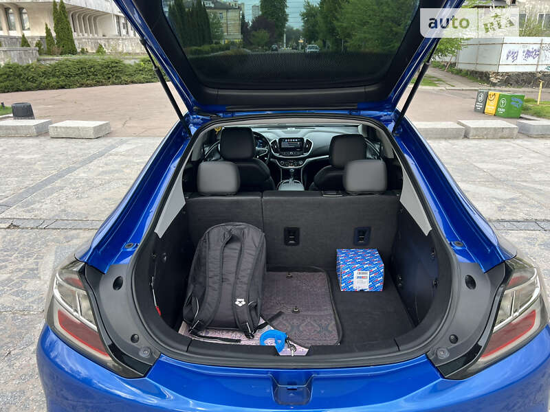 Хэтчбек Chevrolet Volt 2016 в Киеве