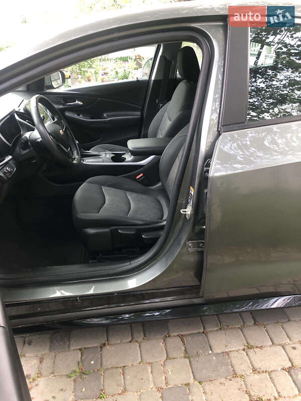 Хэтчбек Chevrolet Volt 2015 в Киеве
