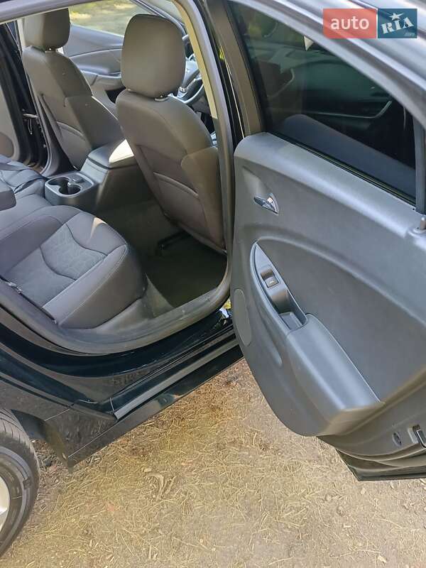 Хэтчбек Chevrolet Volt 2017 в Киеве