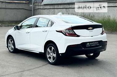 Хэтчбек Chevrolet Volt 2015 в Киеве