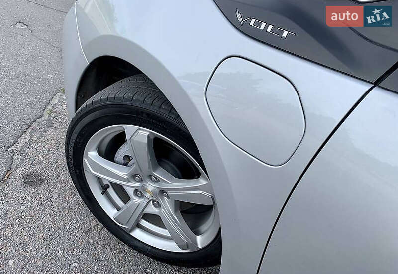 Хэтчбек Chevrolet Volt 2018 в Киеве