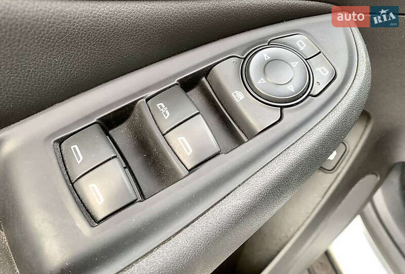 Хэтчбек Chevrolet Volt 2018 в Киеве