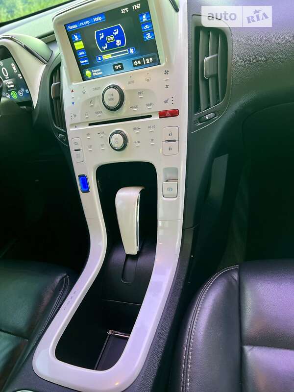 Хэтчбек Chevrolet Volt 2013 в Одессе