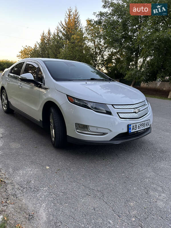 Хэтчбек Chevrolet Volt 2012 в Ильинцах