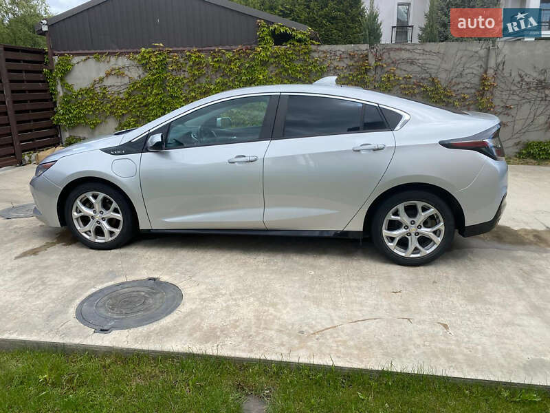 Хэтчбек Chevrolet Volt 2016 в Киеве