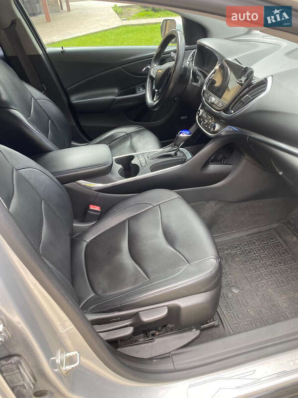 Хэтчбек Chevrolet Volt 2016 в Киеве