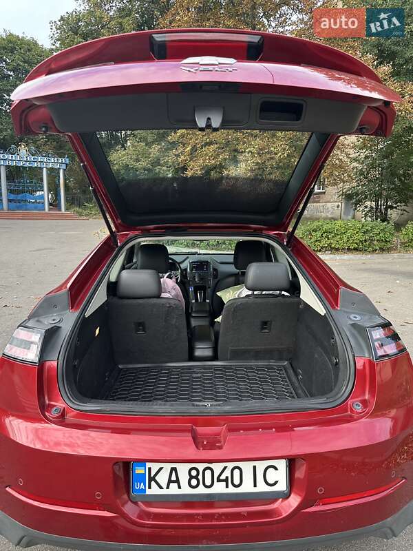 Хэтчбек Chevrolet Volt 2014 в Киеве