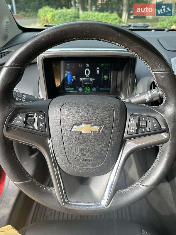 Хэтчбек Chevrolet Volt 2014 в Киеве