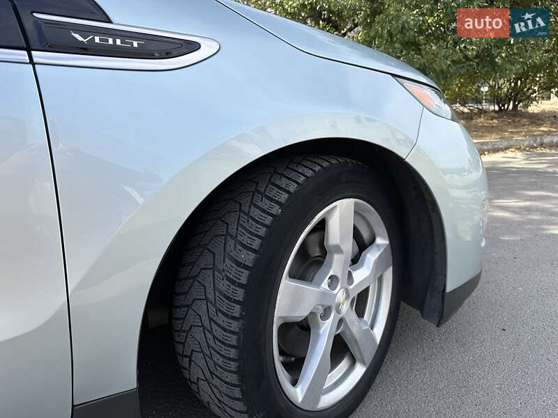 Хэтчбек Chevrolet Volt 2013 в Сумах