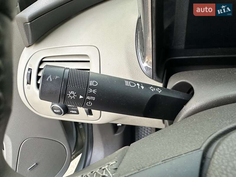 Хэтчбек Chevrolet Volt 2013 в Сумах