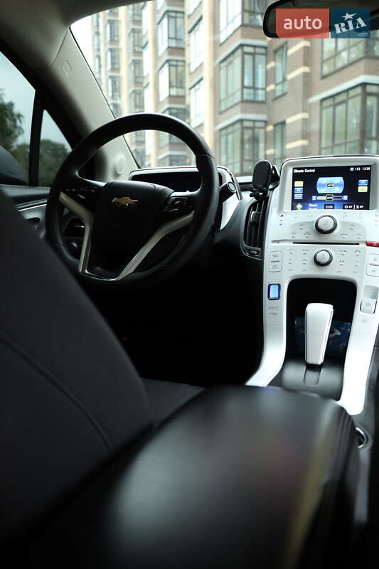 Хэтчбек Chevrolet Volt 2011 в Чернигове