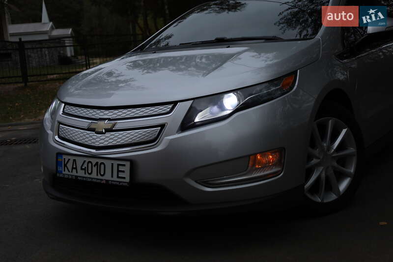 Хэтчбек Chevrolet Volt 2011 в Чернигове