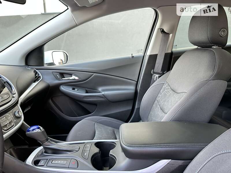 Хэтчбек Chevrolet Volt 2017 в Киеве фото 4 Хэтчбек Chevrolet Volt 2017 в Киеве