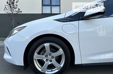 Хэтчбек Chevrolet Volt 2017 в Киеве