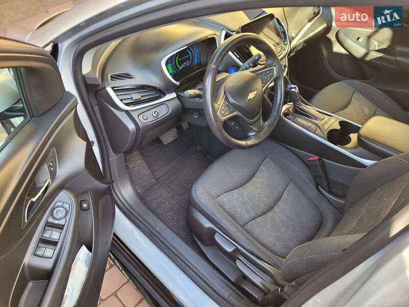 Хэтчбек Chevrolet Volt 2015 в Львове