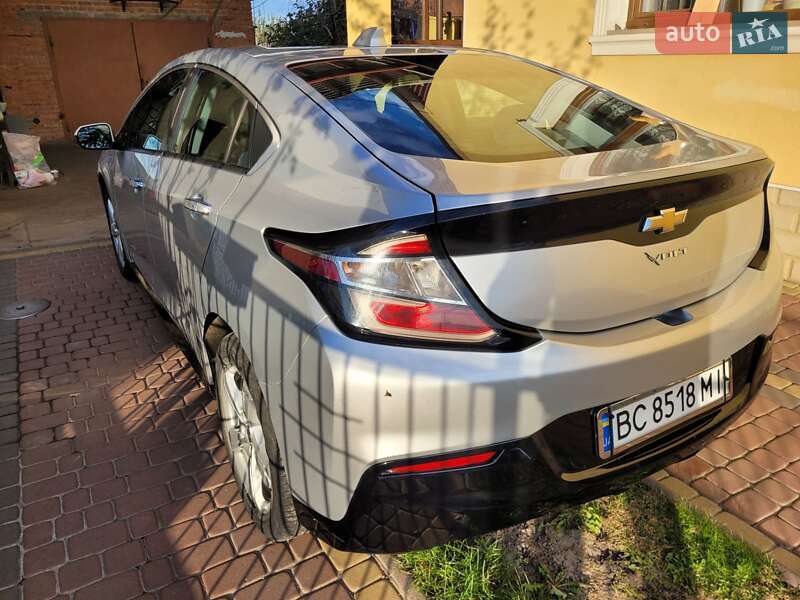 Хэтчбек Chevrolet Volt 2015 в Львове