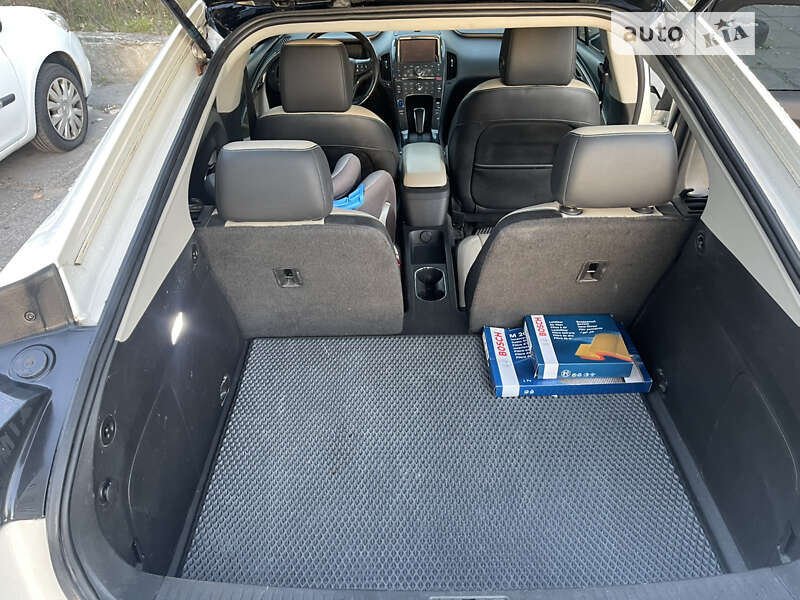 Хетчбек Chevrolet Volt 2011 в Львові