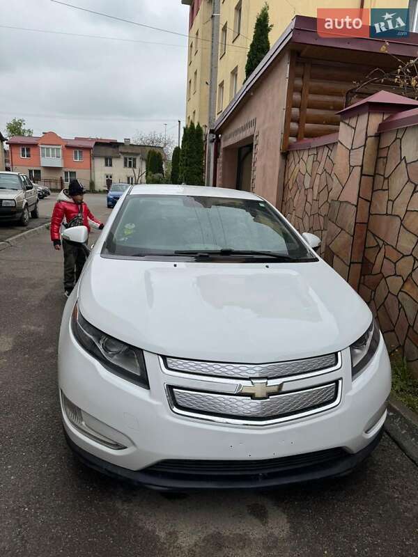 Хэтчбек Chevrolet Volt 2014 в Львове