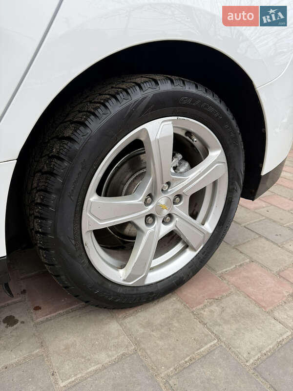 Хетчбек Chevrolet Volt 2016 в Черкасах
