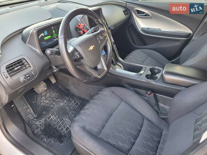 Хэтчбек Chevrolet Volt 2014 в Умани