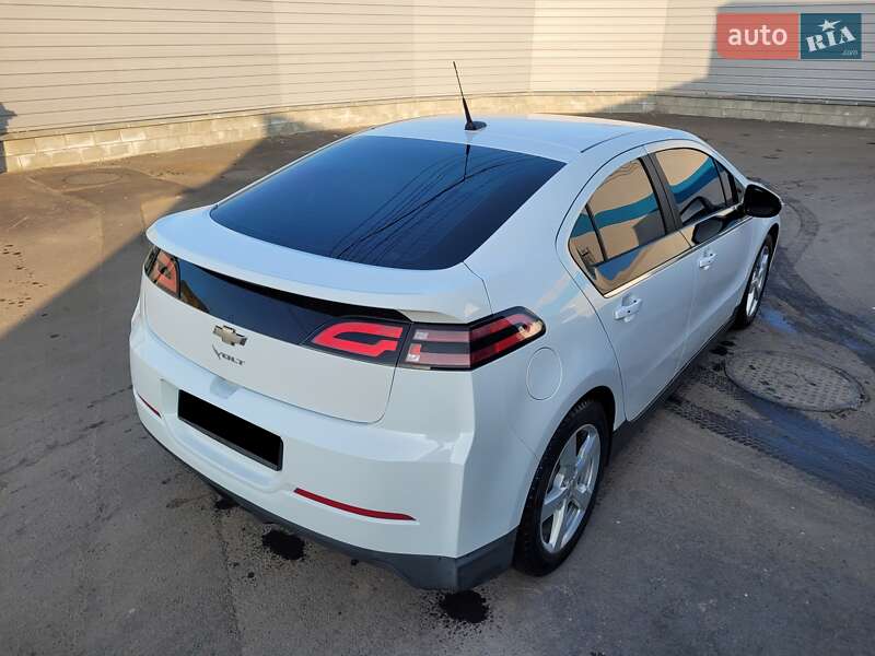 Хэтчбек Chevrolet Volt 2014 в Умани