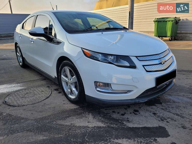 Хэтчбек Chevrolet Volt 2014 в Умани