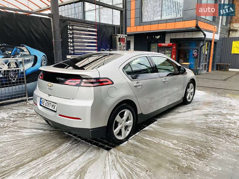 Хэтчбек Chevrolet Volt 2014 в Днепре