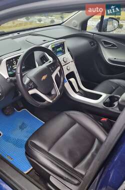 Хэтчбек Chevrolet Volt 2013 в 
