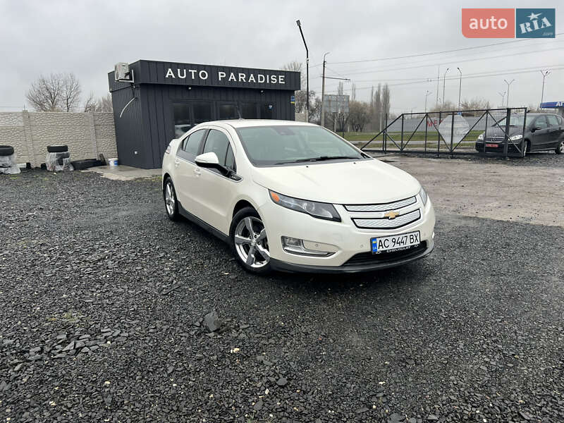 Хэтчбек Chevrolet Volt 2012 в 