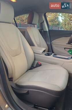 Хэтчбек Chevrolet Volt 2013 в 