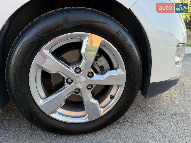 Хетчбек Chevrolet Volt 2013 в Києві