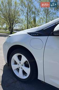 Хэтчбек Chevrolet Volt 2015 в 