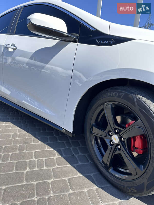 Хэтчбек Chevrolet Volt 2018 в Днепре